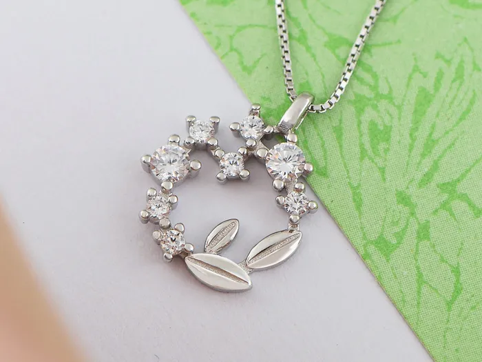 Necklaces Alilang Alilang Wreath Pendant Necklace S925 Sterling Silver Necklace Glitzy Rhinestone Zircon Leaf Necklace Valentines Day Anniversary Jewelry Gift for Women Mother Wife